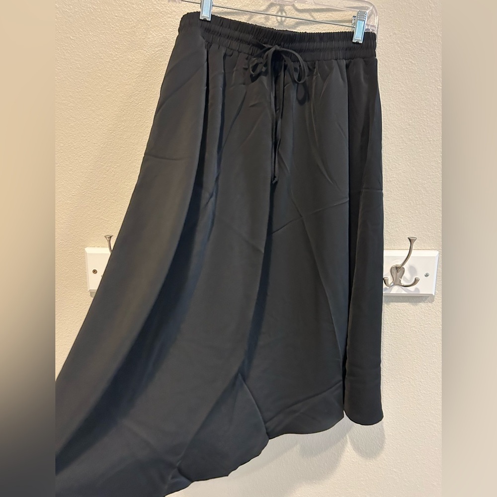 NWT Elegant Black Women's Skirt